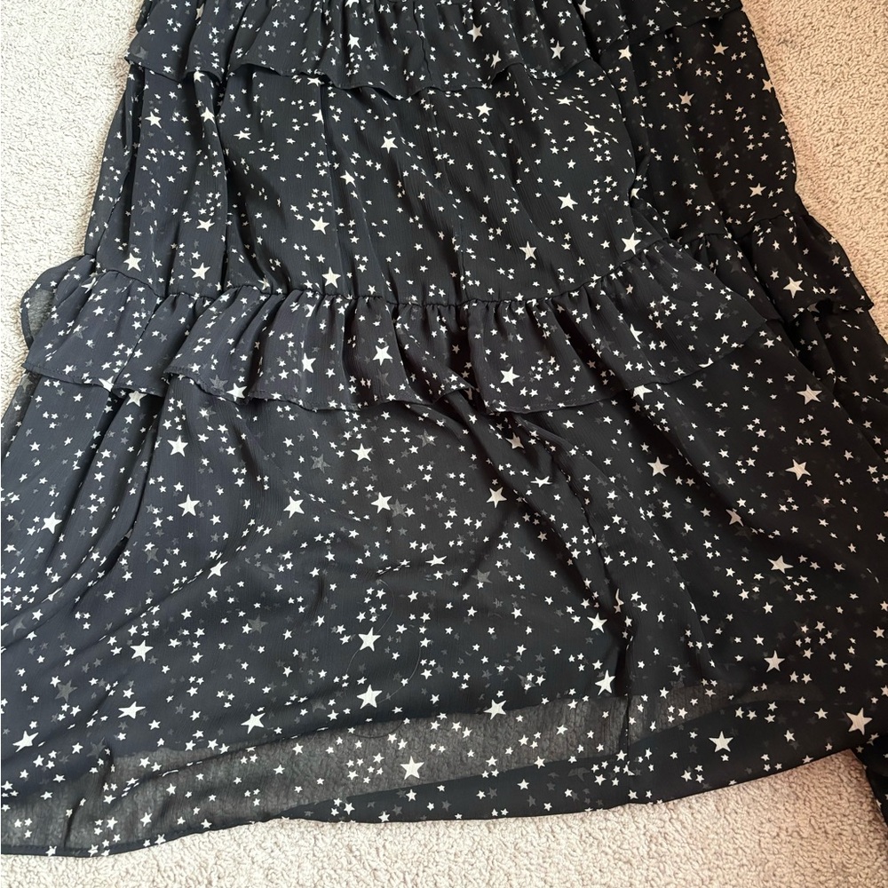 black and white star print off the shoulder tiered ruffle maxi dress - Picture 9 of 15